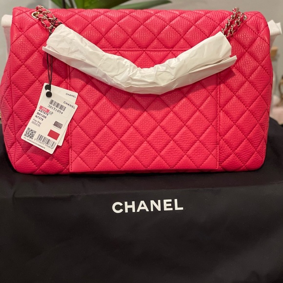 ✨💖Gorgeous Chanel XXL small travel flap bag💖✨ - Picture 10 of 11